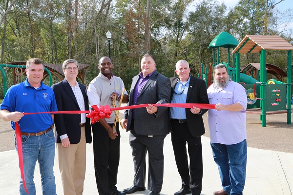 River Bluff ribbon cutting officials